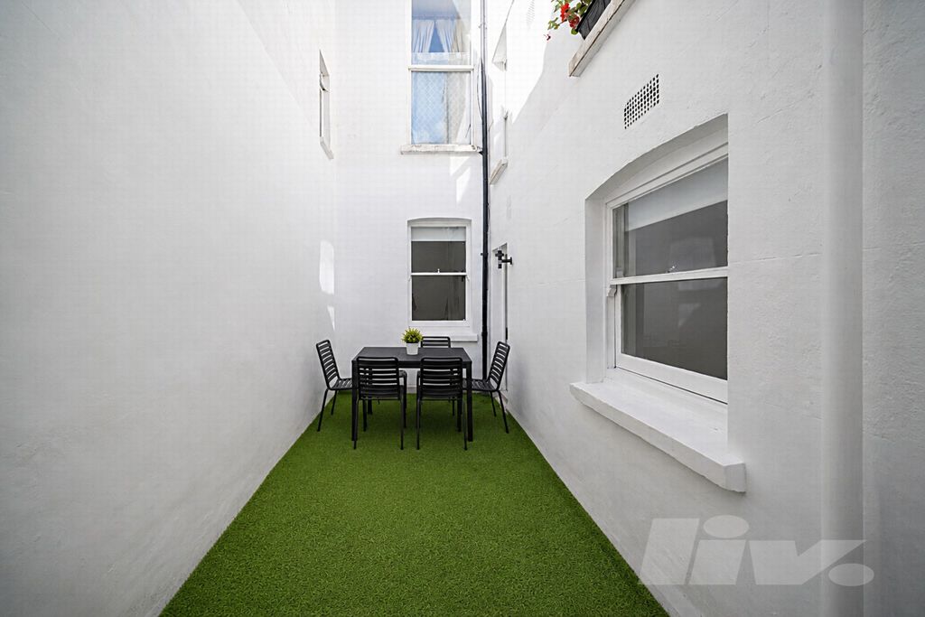 Property photo 2 of 12 Photo 13