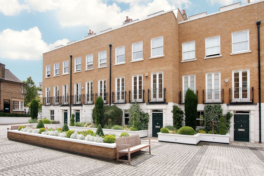 Property photo 1 of 15 Front