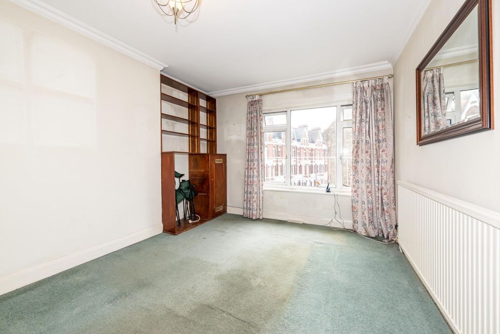 Property photo 2 of 9 Reception Room.Jpg