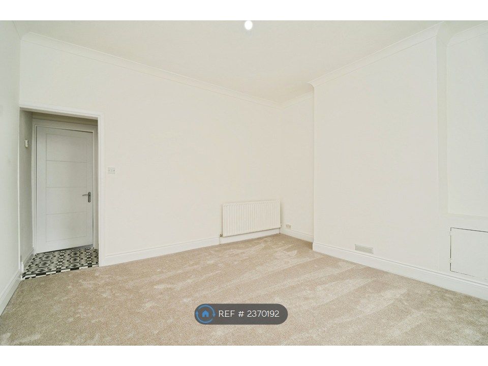 Property photo 3 of 11 Living Room