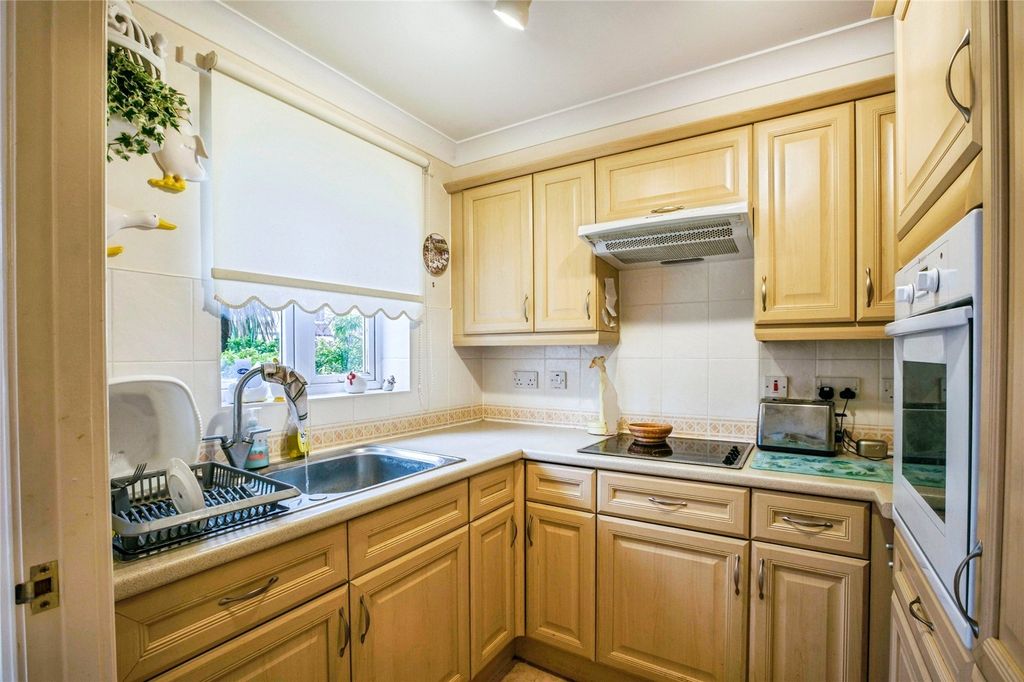 Property photo 3 of 12 Kitchen