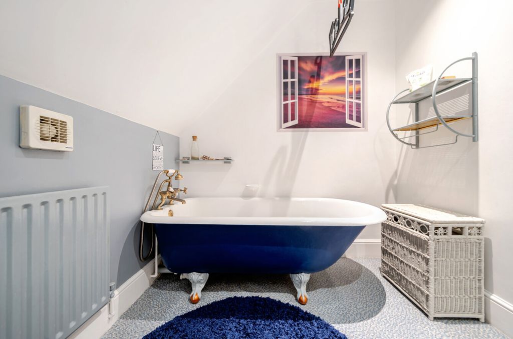 Property photo 3 of 14 1335855-7-6899E83...