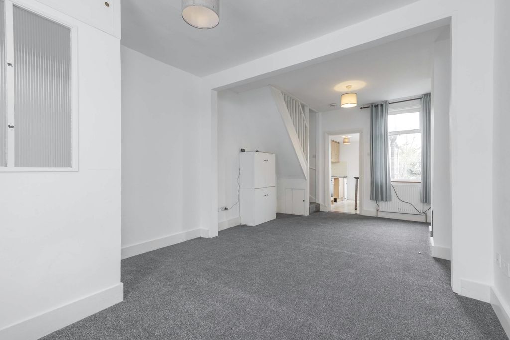Property photo 2 of 10 1-6