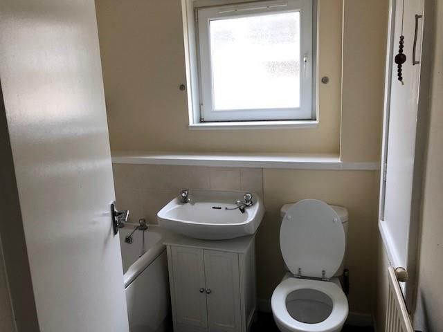 Property photo 3 of 13 Bathroom