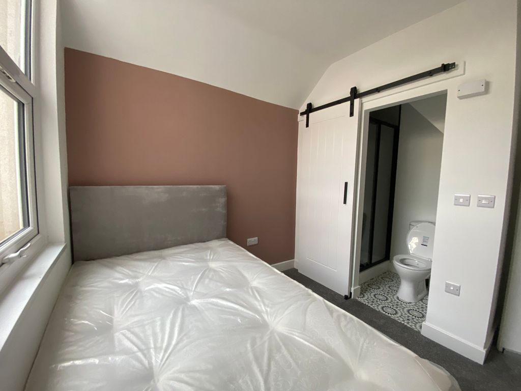 Property photo 3 of 3