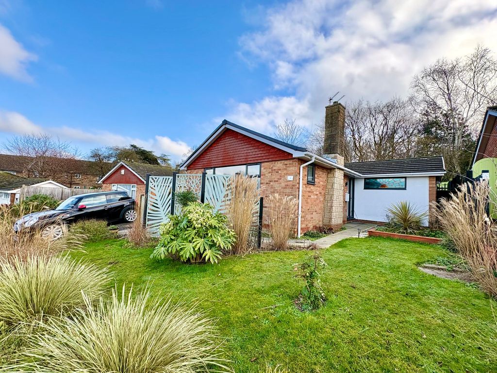 Property photo 1 of 28