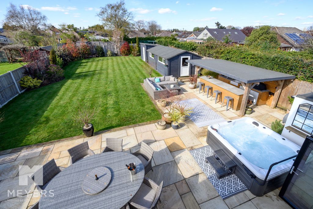 Property photo 3 of 34