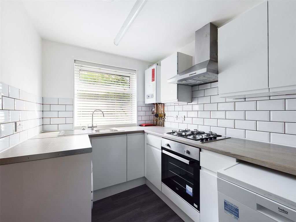 Property photo 2 of 11 Cam00771P1-Pr0174-Still08.Jpg