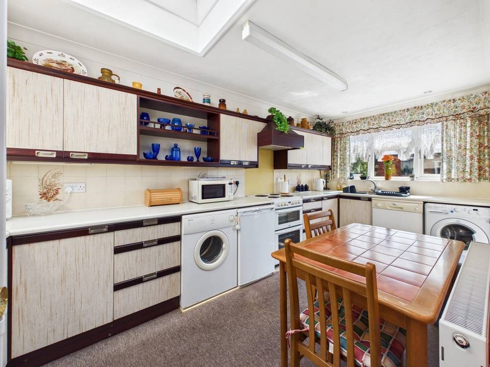 Property photo 2 of 16 Giraffe360-Still002