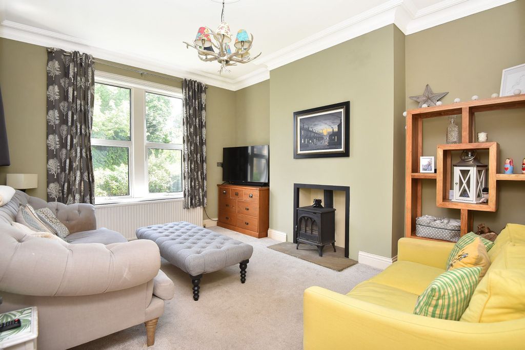 Property photo 2 of 23
