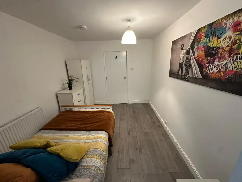 Property photo 2 of 8