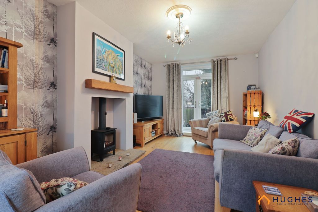 Property photo 2 of 25