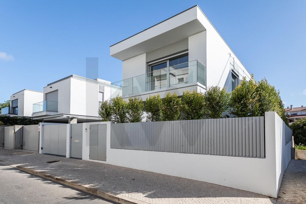 Property photo 1 of 34