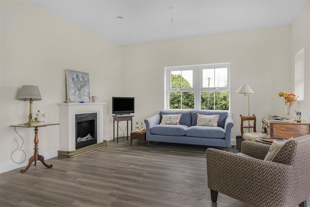 Property photo 3 of 18 17_36909.Jpg