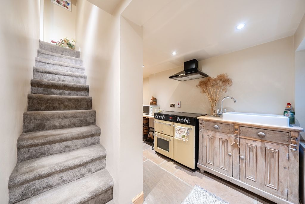 Property photo 3 of 14 Kitchen