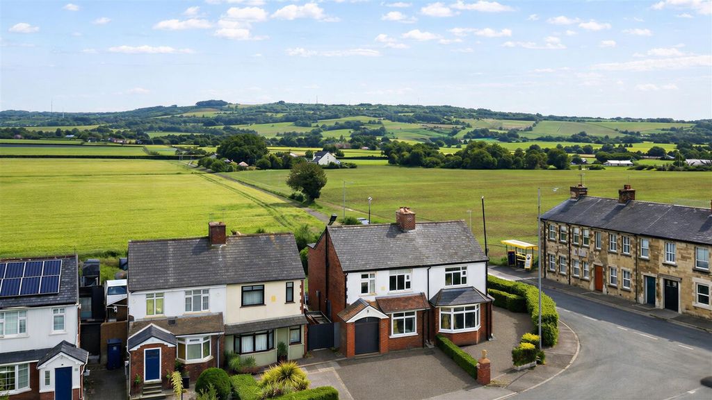 Property photo 1 of 28 Higher Lane For Sale