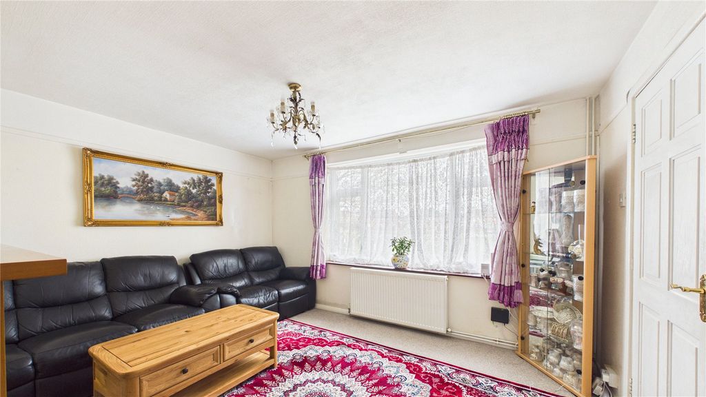 Property photo 3 of 18 Picture 3