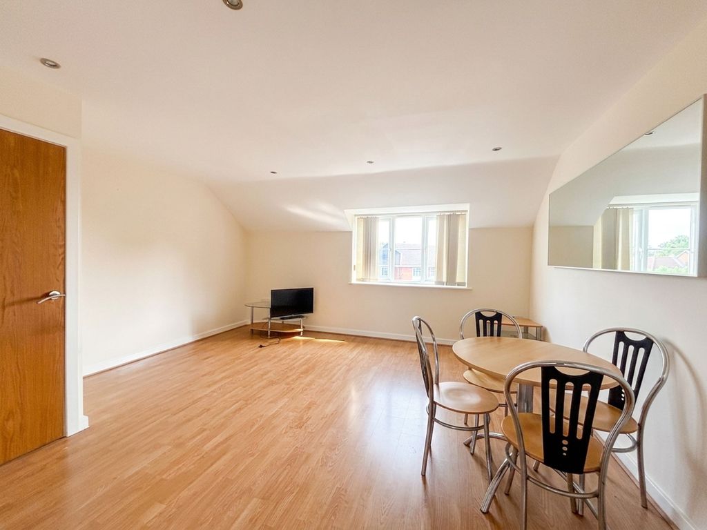 Property photo 3 of 11