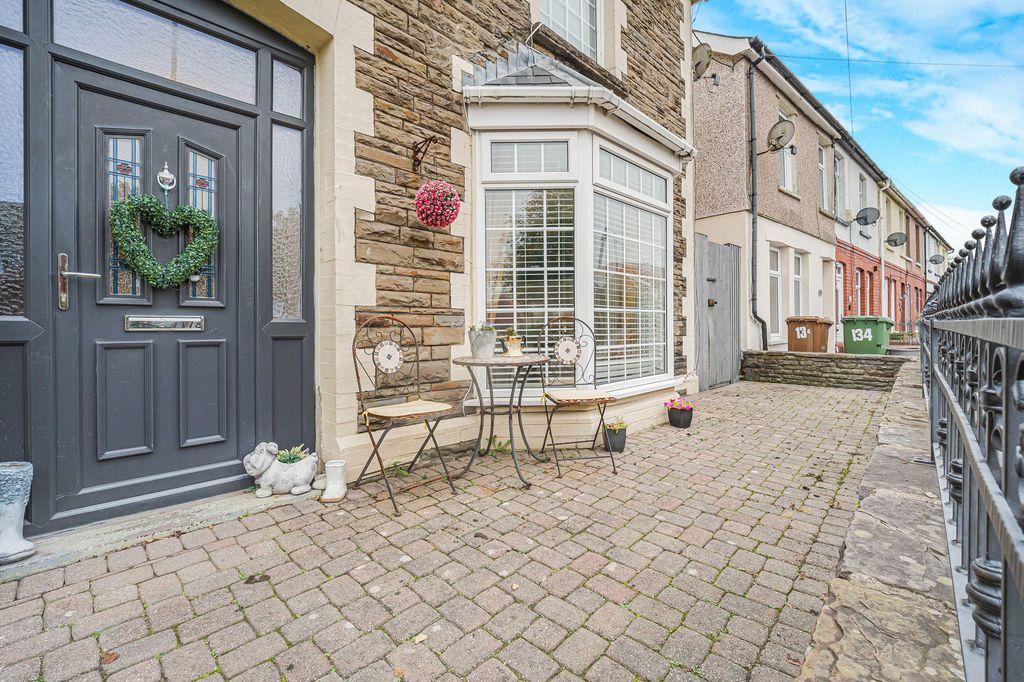 Property photo 3 of 42