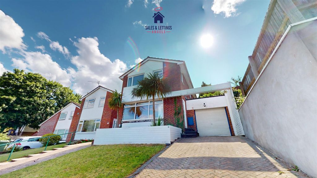 Property photo 1 of 33 19 Hydrangea Close-16.Jpg