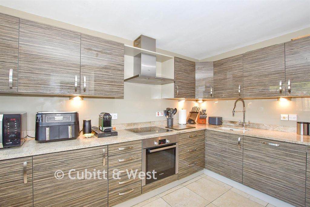 Property photo 2 of 13 Kitchen