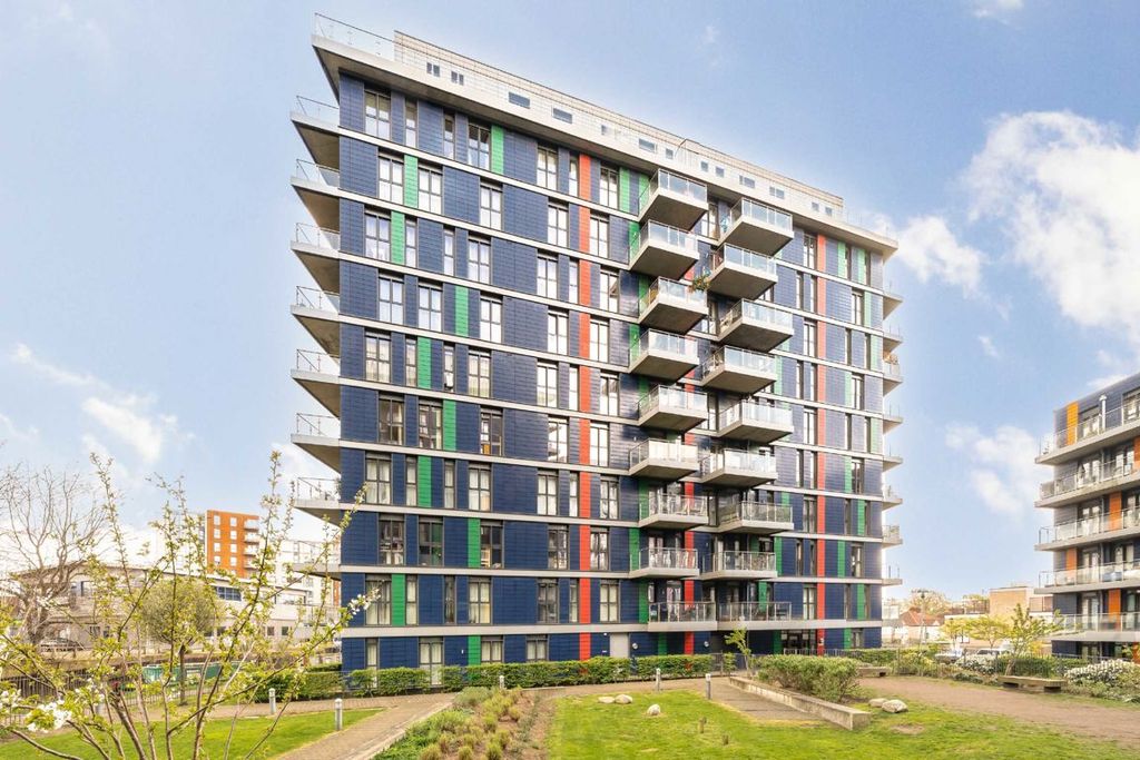 Property photo 1 of 5