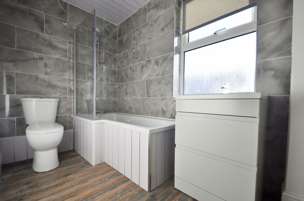 Property photo 3 of 31