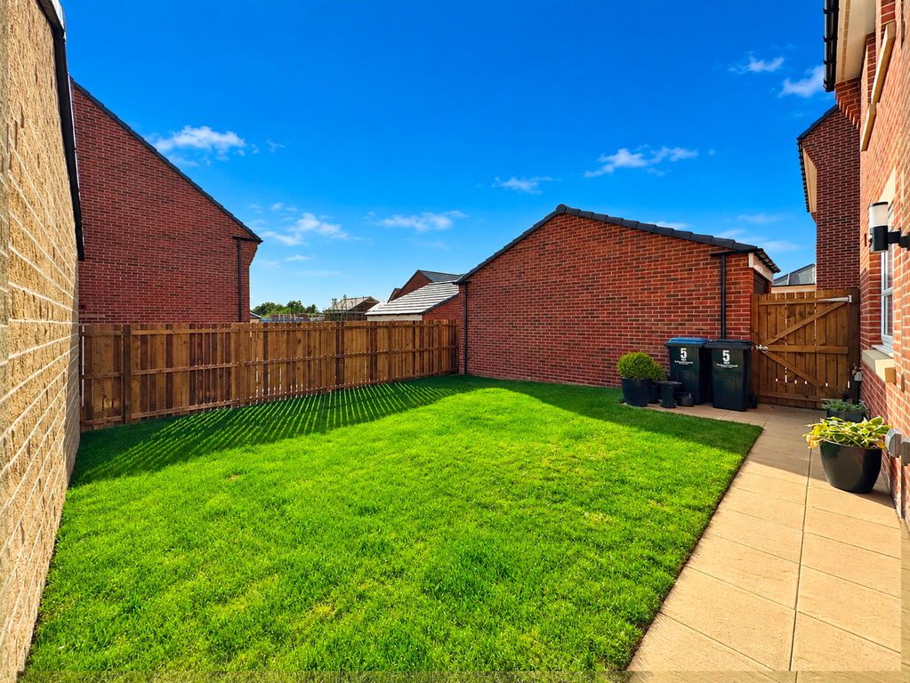 Property photo 3 of 19 Photo 9