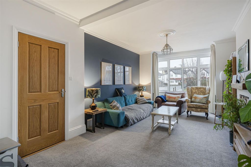 Property photo 3 of 22 12_71093.Jpg