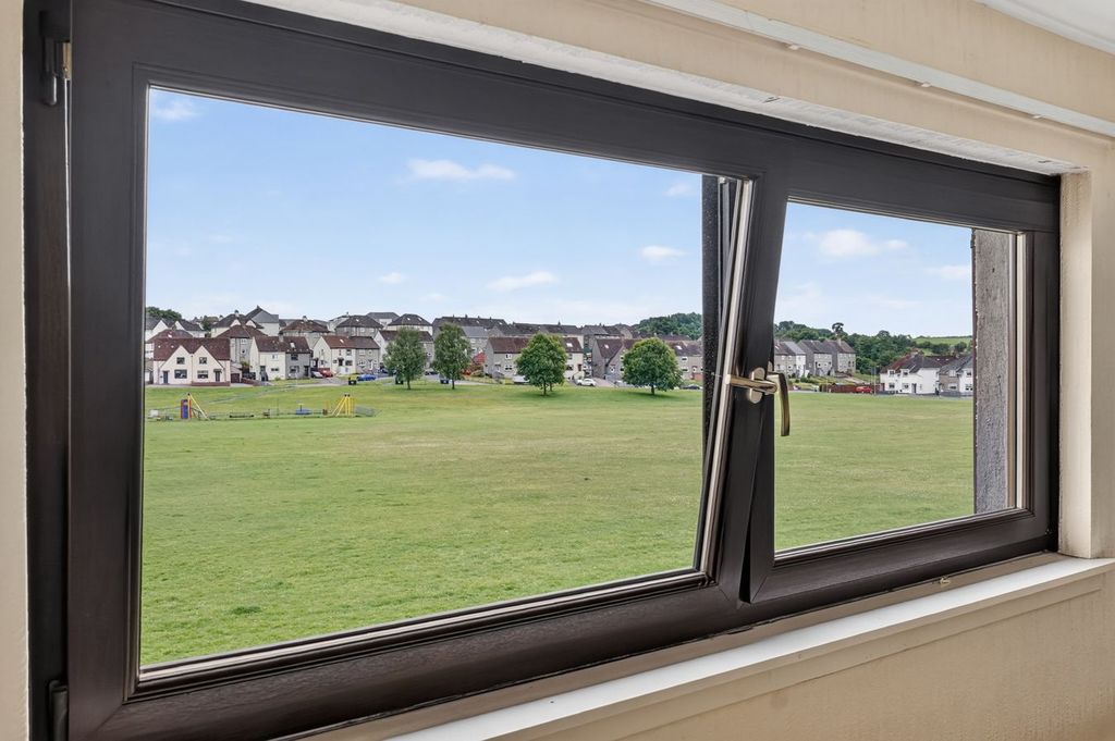 Additional image 8 of 3 bed flat for saleStandalane Court, Galston KA4
