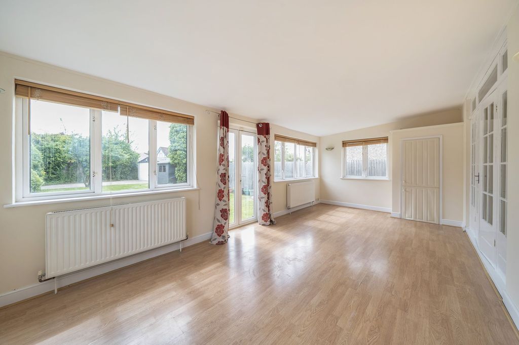 Property photo 2 of 18
