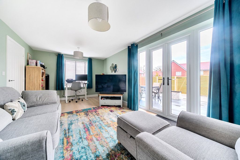 Property photo 2 of 15 Picture No. 14