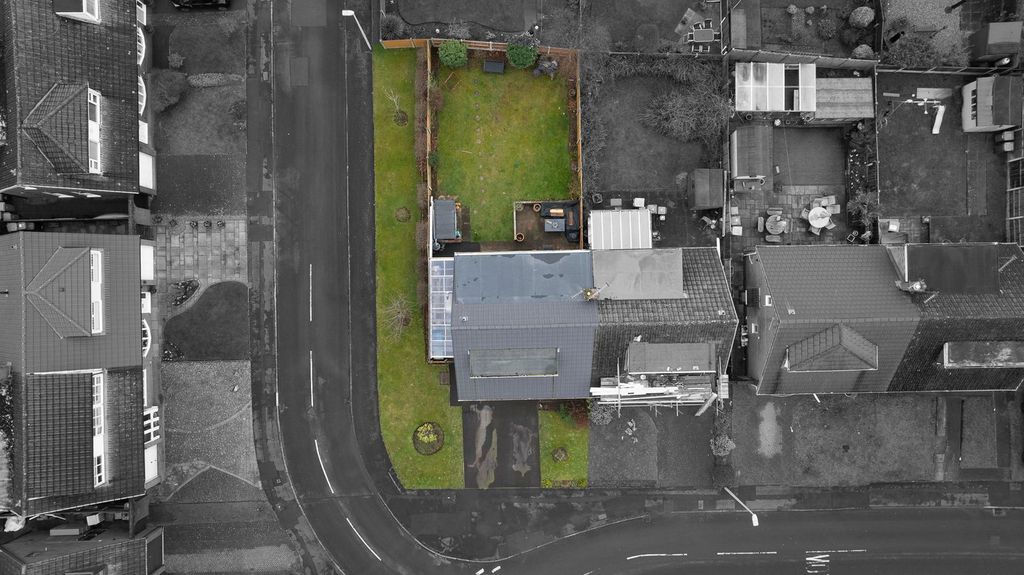 Property photo 2 of 47