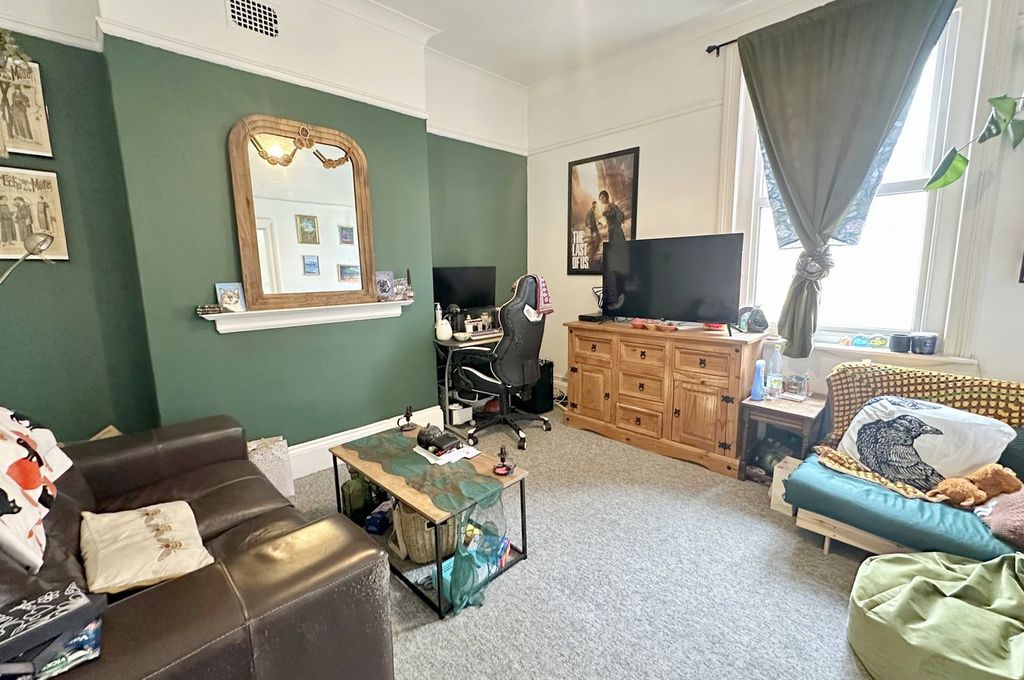 Property photo 2 of 6