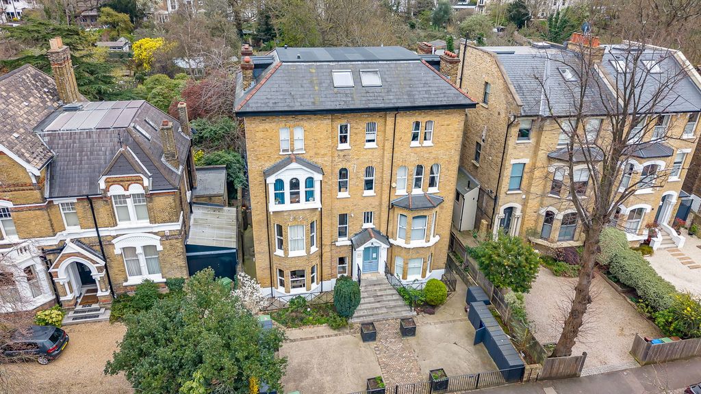 Property photo 1 of 28