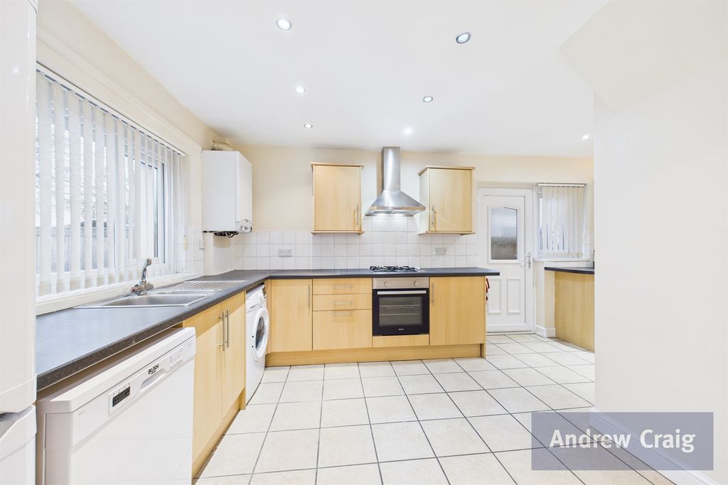 Property photo 3 of 19 Breakfasting Kitchen