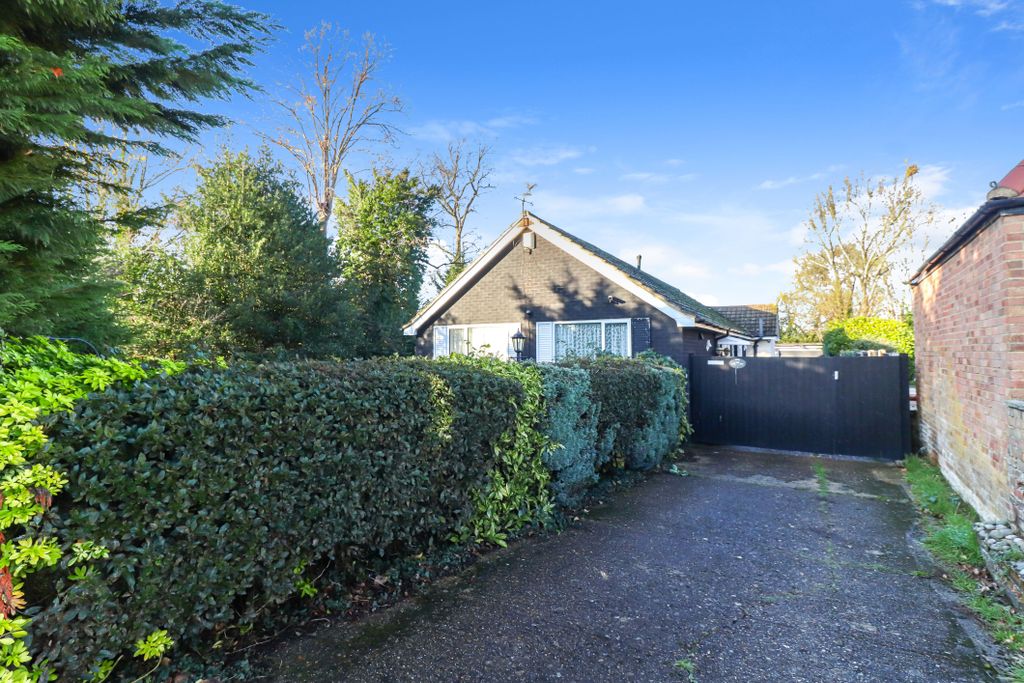 Property photo 2 of 27