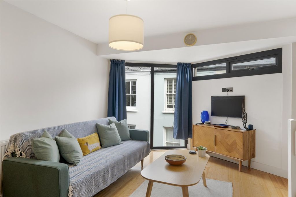 Property photo 3 of 22