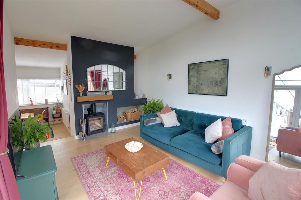 Property photo 2 of 17 Img_8923-Img_8925.Jpg