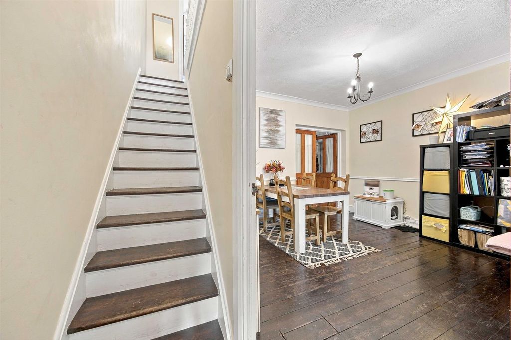 Property photo 2 of 14 Entrance