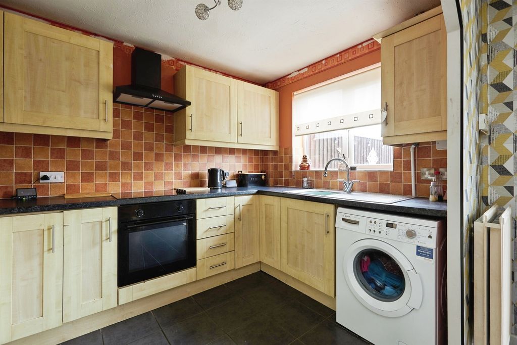 Property photo 3 of 11