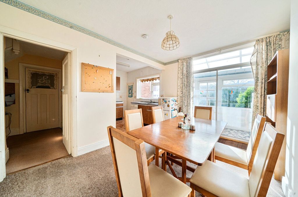 Property photo 2 of 10 Kitchen/Dining