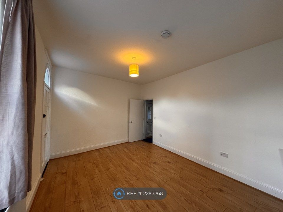 Property photo 3 of 26