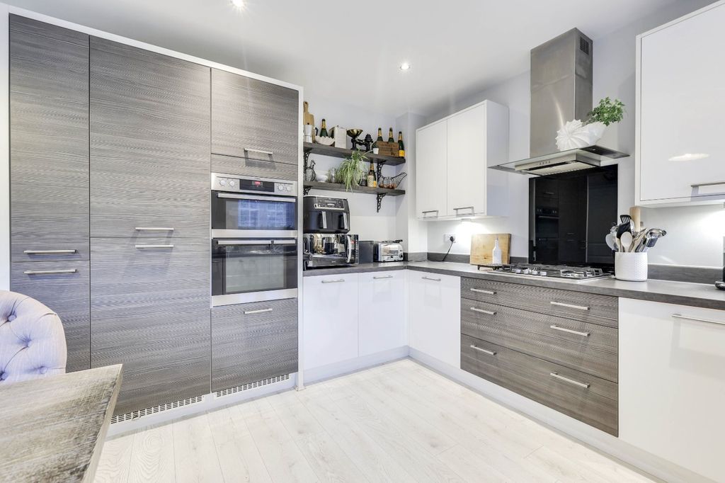 Property photo 3 of 17 Picture No. 03