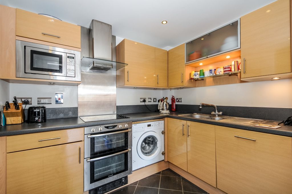 Property photo 3 of 7 Alexander House (7)