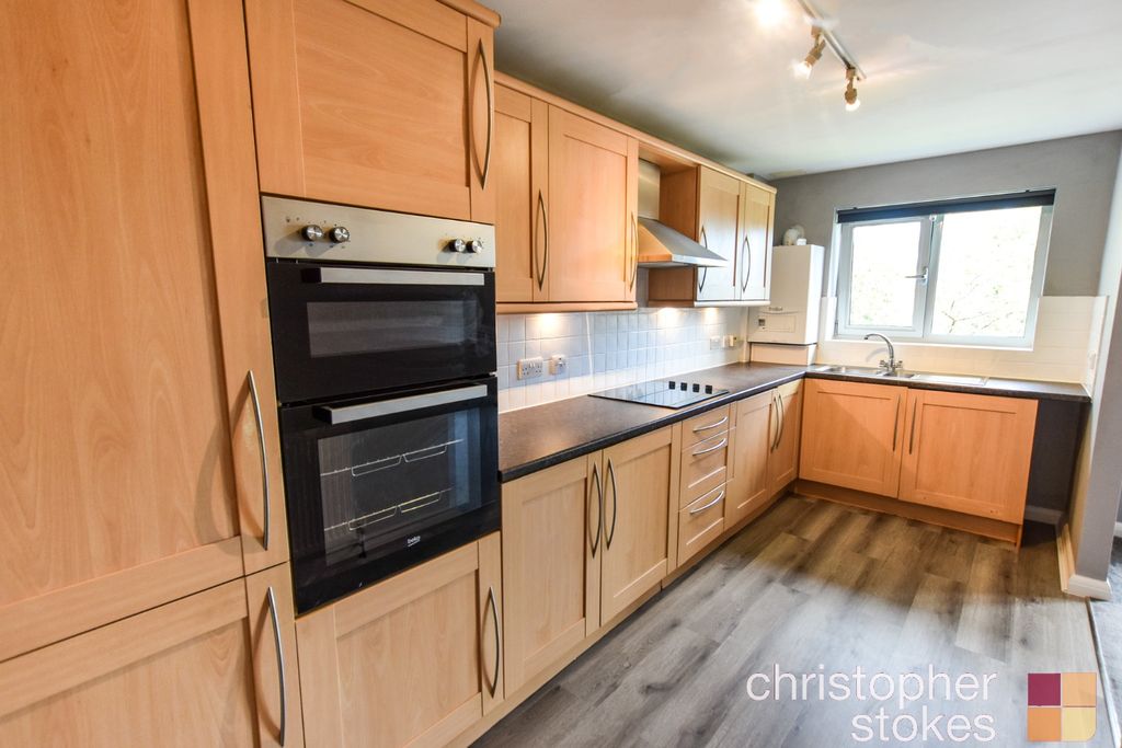 Property photo 3 of 13 3388023