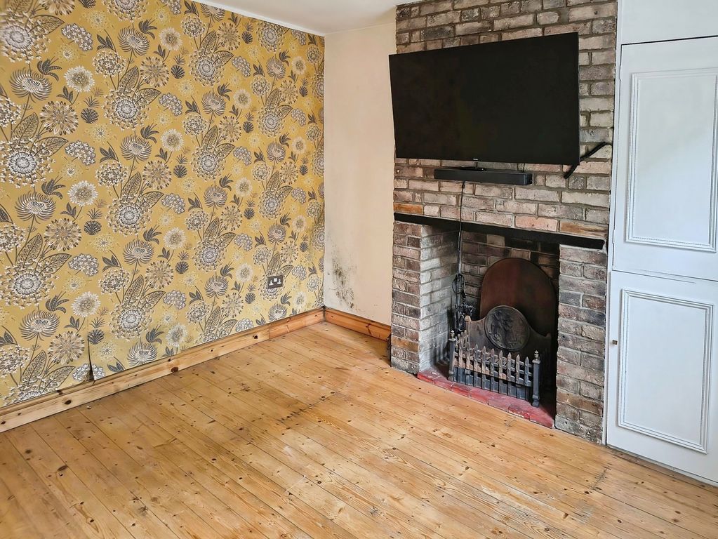 Property photo 2 of 8 Living Room