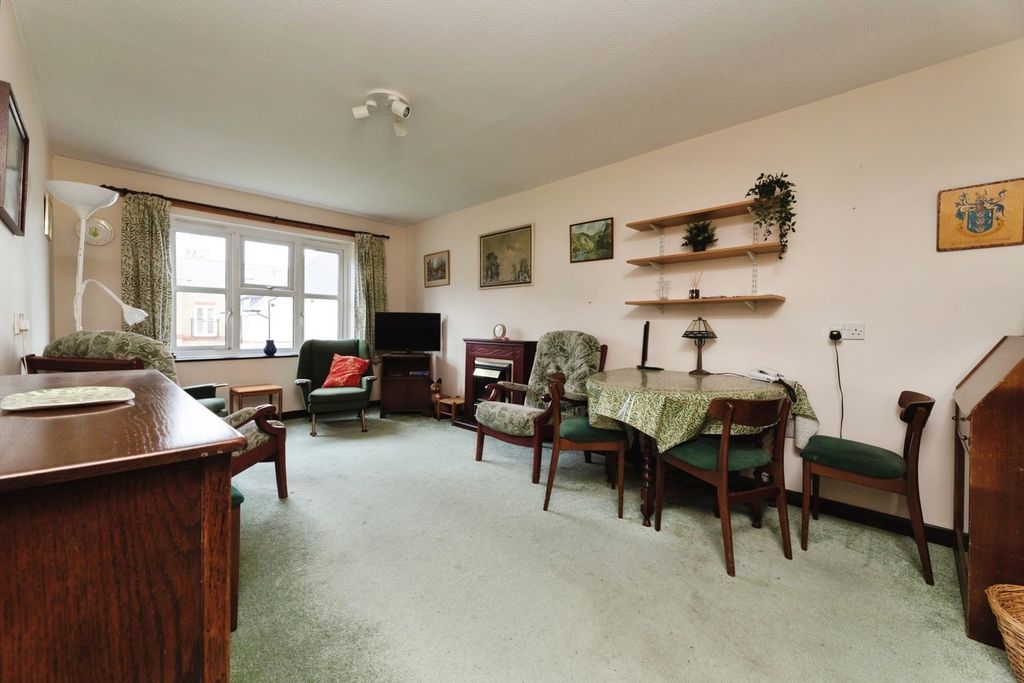 Property photo 2 of 16