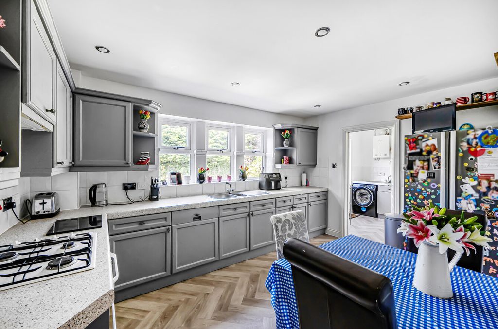 Property photo 3 of 23 1480812-15-6A392A...