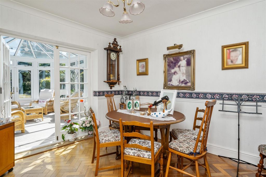 Property photo 3 of 15 Langham House_15.Jpg